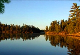 Photo courtesy of voyageurparklodge.com